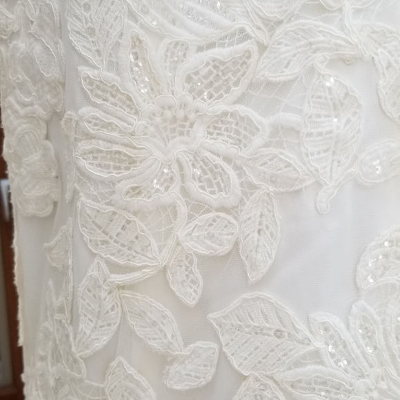 Wedding dress - unused, tags on - Picture 4 of 7